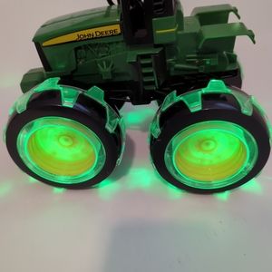 Tomy John Deere Monster Treads Deluxe Lightning Wheels Tractor Lights -no Sounds